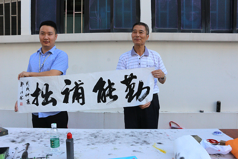 金沙澳门(中国)唯一官方网站公司成功举办第一届“关爱生命，奉献爱心”无偿献血活动