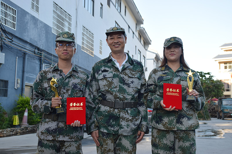 金沙澳门(中国)唯一官方网站园区党委举办了以“不忘初心·牢记使命”为主题的主题党日活动