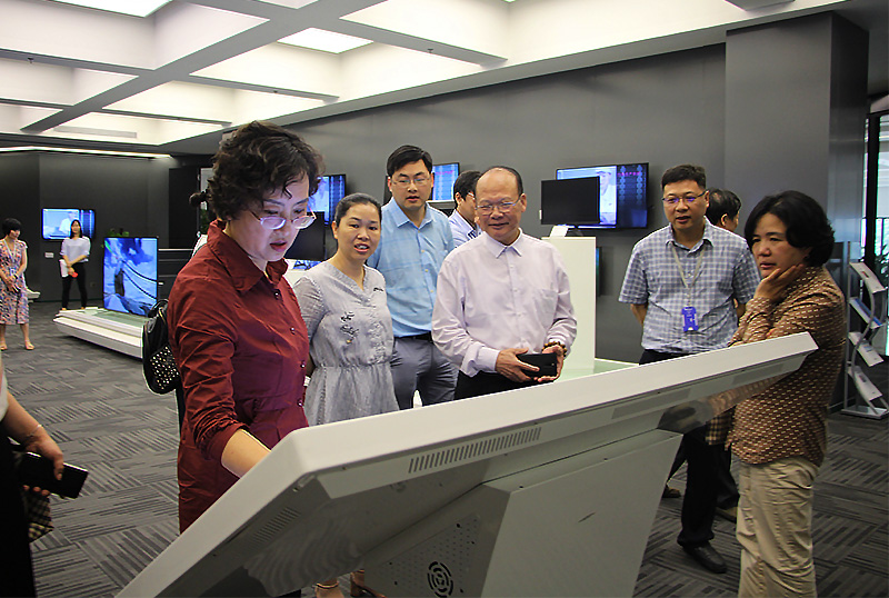 来访领导体验金沙澳门(中国)唯一官方网站公司显示产品
